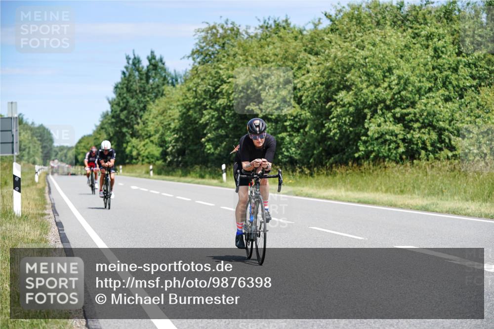 21.06.2026 - Viking Triathlon Michael Burmester http://msf.ph/oto/9876398 21.06.2026 12:55:21 Radfahren 111, 116, 344, 541 meine-sportfotos.de