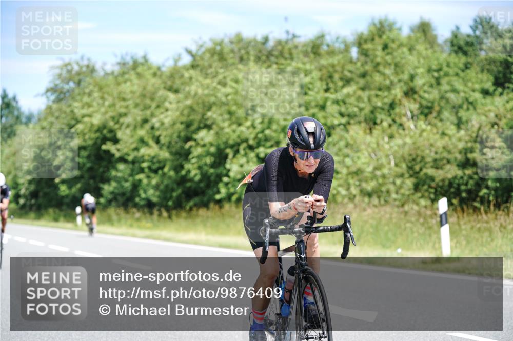 21.06.2026 - Viking Triathlon Michael Burmester http://msf.ph/oto/9876409 21.06.2026 12:55:22 Radfahren 111, 116, 344, 541 meine-sportfotos.de