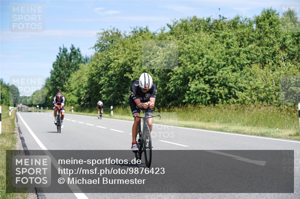21.06.2026 - Viking Triathlon Michael Burmester http://msf.ph/oto/9876423 21.06.2026 12:55:23 Radfahren 111, 116, 344, 541 meine-sportfotos.de