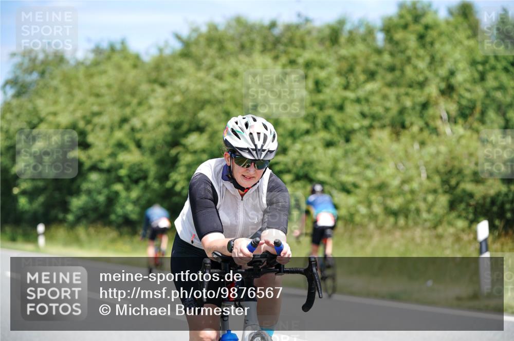 21.06.2026 - Viking Triathlon Michael Burmester http://msf.ph/oto/9876567 21.06.2026 12:56:08 Radfahren 33, 56, 137, 172, 206, 287, 357 meine-sportfotos.de