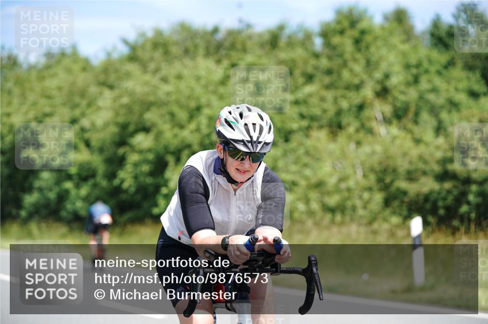 21.06.2026 - Viking Triathlon Michael Burmester http://msf.ph/oto/9876573 21.06.2026 12:56:08 Radfahren 33, 56, 137, 172, 206, 287, 357 meine-sportfotos.de