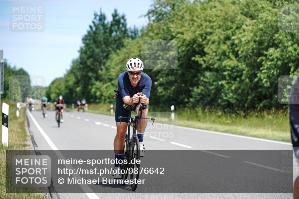 21.06.2026 - Viking Triathlon Michael Burmester http://msf.ph/oto/9876642 21.06.2026 12:56:25 Radfahren 33, 113, 137, 255, 287, 357, 489 meine-sportfotos.de