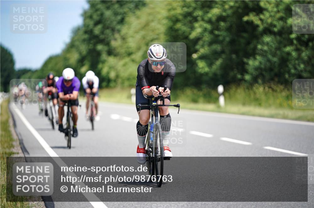21.06.2026 - Viking Triathlon Michael Burmester http://msf.ph/oto/9876763 21.06.2026 12:57:31 Radfahren 77, 85, 88, 93, 141, 199, 274, 315, 393, 403, 492, 497 meine-sportfotos.de