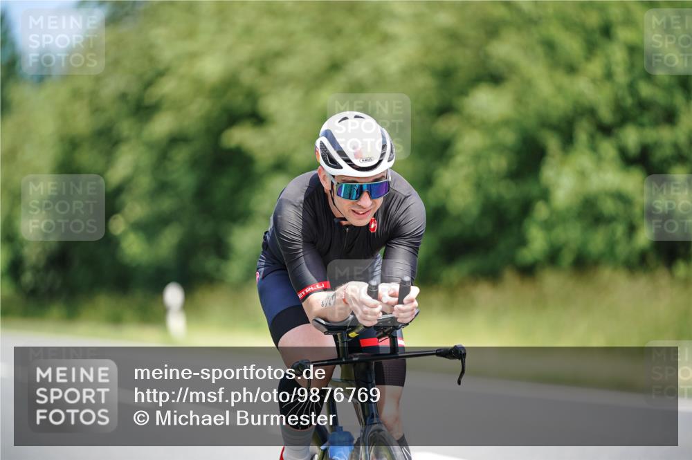 21.06.2026 - Viking Triathlon Michael Burmester http://msf.ph/oto/9876769 21.06.2026 12:57:32 Radfahren 77, 85, 88, 93, 141, 199, 274, 315, 393, 403, 492, 497 meine-sportfotos.de