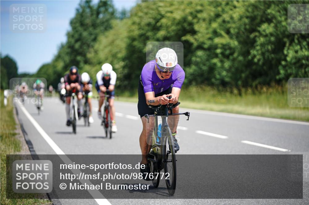 21.06.2026 - Viking Triathlon Michael Burmester http://msf.ph/oto/9876772 21.06.2026 12:57:33 Radfahren 77, 85, 88, 93, 141, 199, 274, 304, 315, 393, 403, 492, 497, 571 meine-sportfotos.de