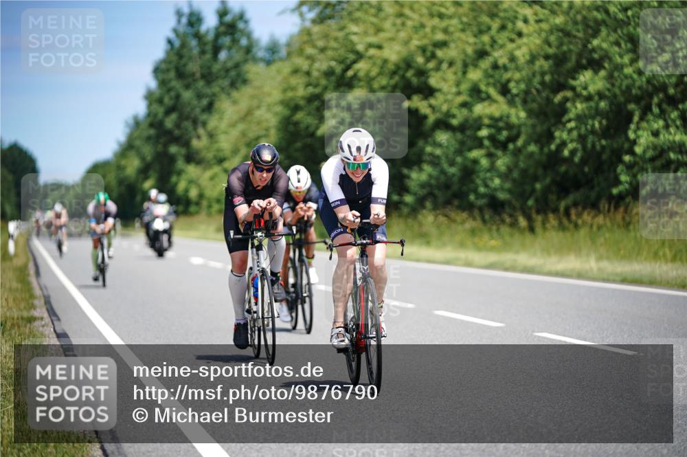 21.06.2026 - Viking Triathlon Michael Burmester http://msf.ph/oto/9876790 21.06.2026 12:57:34 Radfahren 77, 85, 88, 93, 141, 199, 274, 304, 315, 393, 403, 492, 497, 571 meine-sportfotos.de