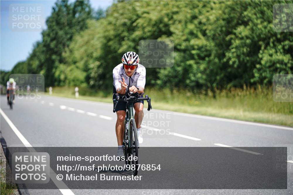 21.06.2026 - Viking Triathlon Michael Burmester http://msf.ph/oto/9876854 21.06.2026 12:57:42 Radfahren 77, 77, 85, 88, 141, 199, 274, 301, 304, 315, 393, 497, 513, 559, 571 meine-sportfotos.de