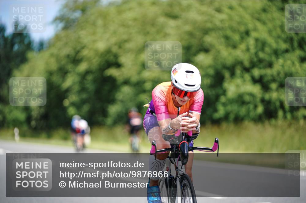 21.06.2026 - Viking Triathlon Michael Burmester http://msf.ph/oto/9876966 21.06.2026 12:58:09 Radfahren 96, 303, 562, 571, 601, 646 meine-sportfotos.de