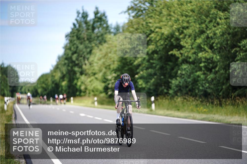 21.06.2026 - Viking Triathlon Michael Burmester http://msf.ph/oto/9876989 21.06.2026 12:58:23 Radfahren 96, 96, 167, 244, 298, 562, 646 meine-sportfotos.de