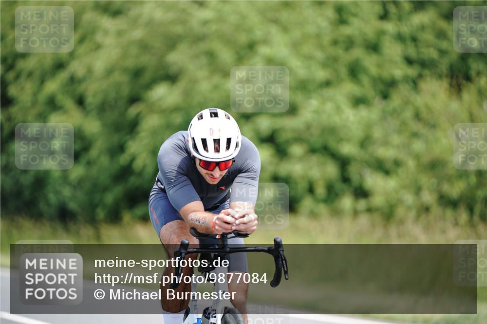 21.06.2026 - Viking Triathlon Michael Burmester http://msf.ph/oto/9877084 21.06.2026 12:59:02 Radfahren 69, 127, 528, 557 meine-sportfotos.de