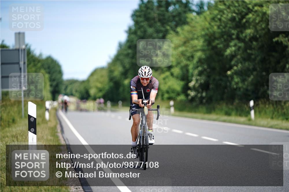 21.06.2026 - Viking Triathlon Michael Burmester http://msf.ph/oto/9877108 21.06.2026 12:59:11 Radfahren 69, 127, 493, 528 meine-sportfotos.de