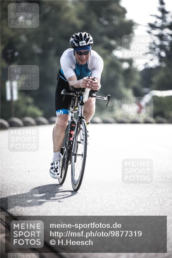 21.06.2026 - 29. Vierlanden-Triathlon H.Heesch http://msf.ph/oto/9877319 21.06.2026 09:03:01 Radfahren 181 meine-sportfotos.de