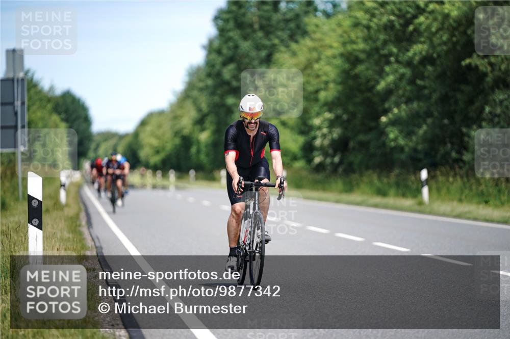 21.06.2026 - Viking Triathlon Michael Burmester http://msf.ph/oto/9877342 21.06.2026 13:00:49 Radfahren 377, 416, 511, 515, 521, 529, 542, 664 meine-sportfotos.de