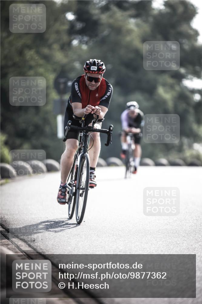 21.06.2026 - 29. Vierlanden-Triathlon H.Heesch http://msf.ph/oto/9877362 21.06.2026 09:03:09 Radfahren 167, 171 meine-sportfotos.de