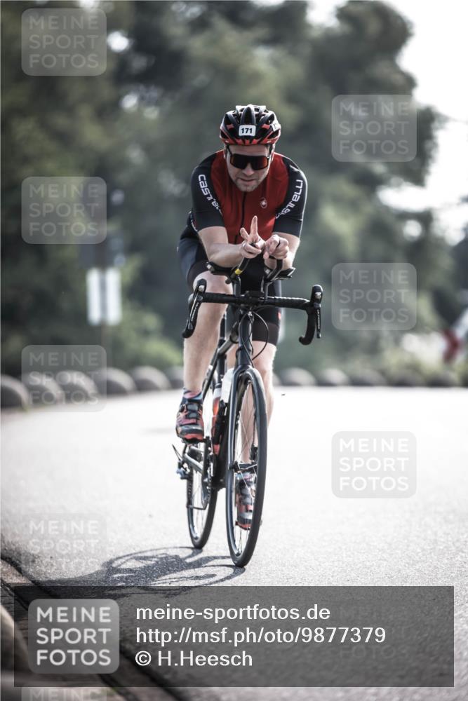 21.06.2026 - 29. Vierlanden-Triathlon H.Heesch http://msf.ph/oto/9877379 21.06.2026 09:03:10 Radfahren 167, 171 meine-sportfotos.de