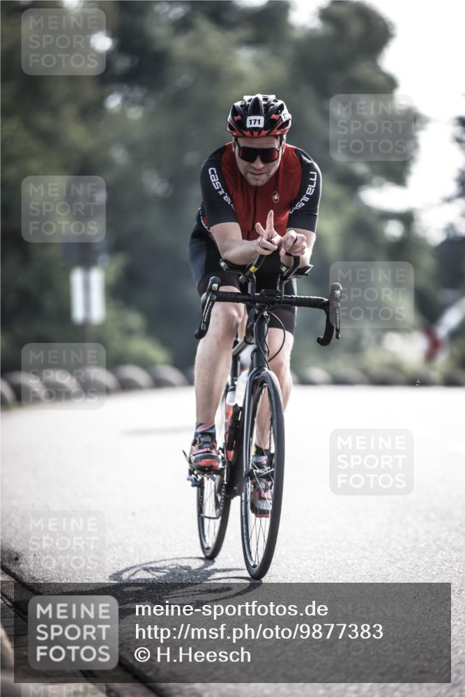 21.06.2026 - 29. Vierlanden-Triathlon H.Heesch http://msf.ph/oto/9877383 21.06.2026 09:03:10 Radfahren 167, 171 meine-sportfotos.de