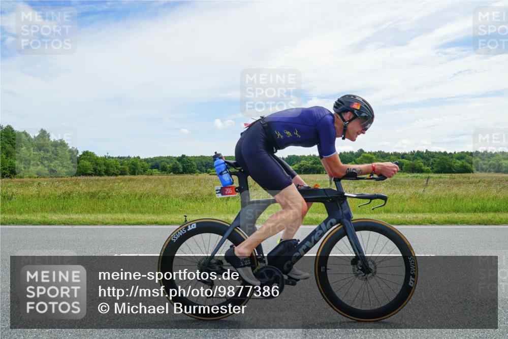 21.06.2026 - Viking Triathlon Michael Burmester http://msf.ph/oto/9877386 21.06.2026 12:04:01 Radfahren 116, 205, 261, 465 meine-sportfotos.de