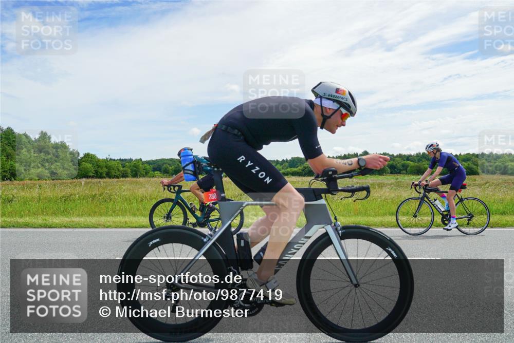 21.06.2026 - Viking Triathlon Michael Burmester http://msf.ph/oto/9877419 21.06.2026 12:04:58 Radfahren 83, 98, 142, 380, 467, 542, 642, 642, 645, 669 meine-sportfotos.de