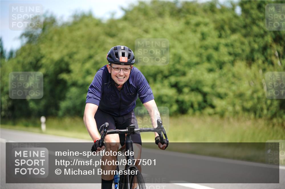 21.06.2026 - Viking Triathlon Michael Burmester http://msf.ph/oto/9877501 21.06.2026 13:01:05 Radfahren 138, 283, 416, 511, 515, 521, 542, 664 meine-sportfotos.de