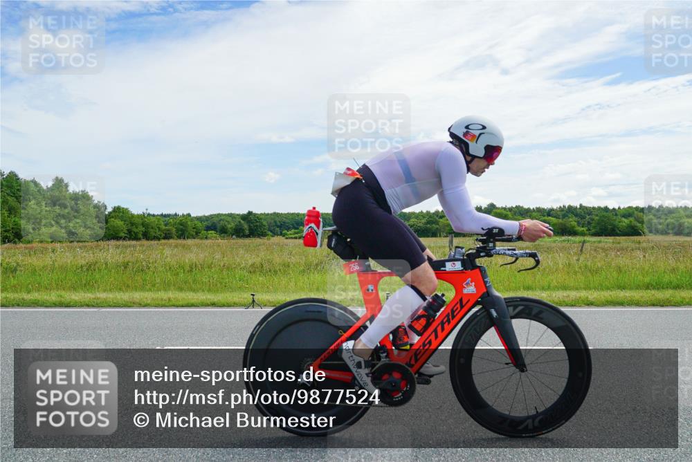 21.06.2026 - Viking Triathlon Michael Burmester http://msf.ph/oto/9877524 21.06.2026 12:05:47 Radfahren 16, 56, 58, 165, 198, 256, 282, 289, 382, 546, 670 meine-sportfotos.de