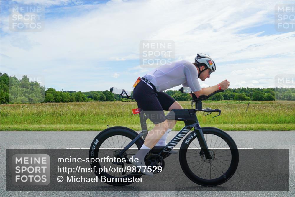21.06.2026 - Viking Triathlon Michael Burmester http://msf.ph/oto/9877529 21.06.2026 12:05:48 Radfahren 16, 56, 58, 165, 256, 282, 289, 382, 546, 670 meine-sportfotos.de