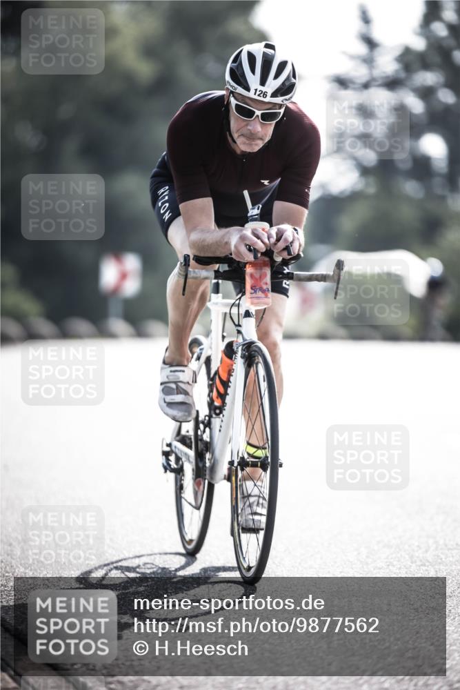 21.06.2026 - 29. Vierlanden-Triathlon H.Heesch http://msf.ph/oto/9877562 21.06.2026 09:03:44 Radfahren 124, 126 meine-sportfotos.de