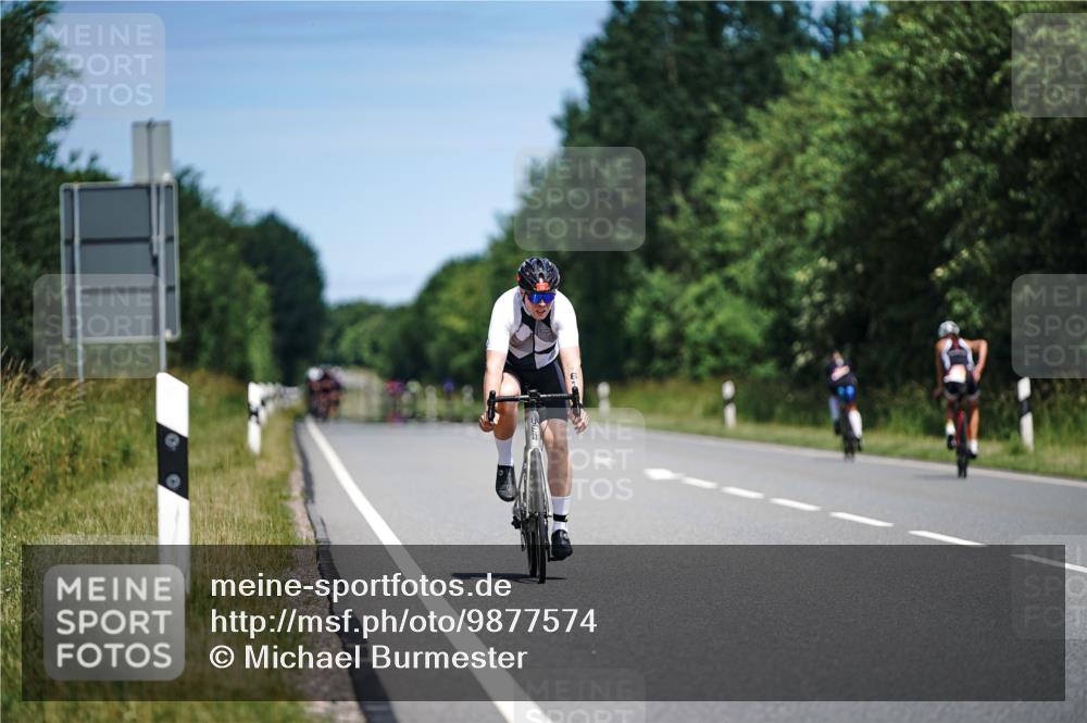 21.06.2026 - Viking Triathlon Michael Burmester http://msf.ph/oto/9877574 21.06.2026 13:02:30 Radfahren 193, 385, 405, 607 meine-sportfotos.de