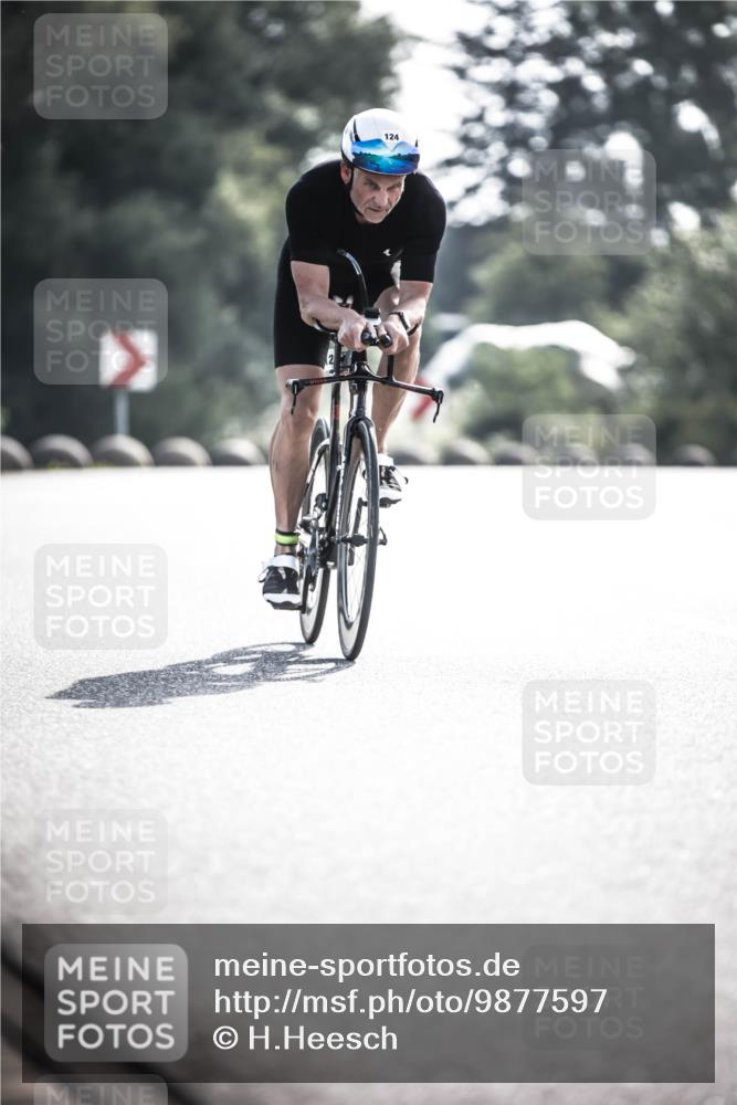 21.06.2026 - 29. Vierlanden-Triathlon H.Heesch http://msf.ph/oto/9877597 21.06.2026 09:03:51 Radfahren 26, 124 meine-sportfotos.de