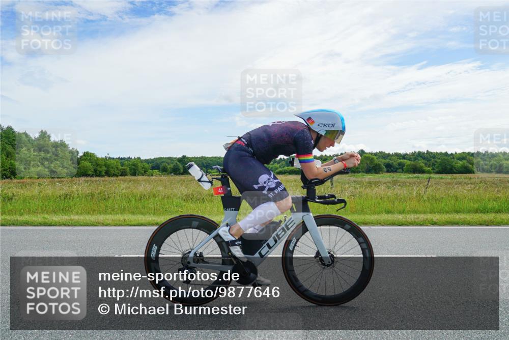 21.06.2026 - Viking Triathlon Michael Burmester http://msf.ph/oto/9877646 21.06.2026 12:07:26 Radfahren 44, 97, 118, 163, 166, 226, 245, 267, 316, 387, 419, 562, 562 meine-sportfotos.de