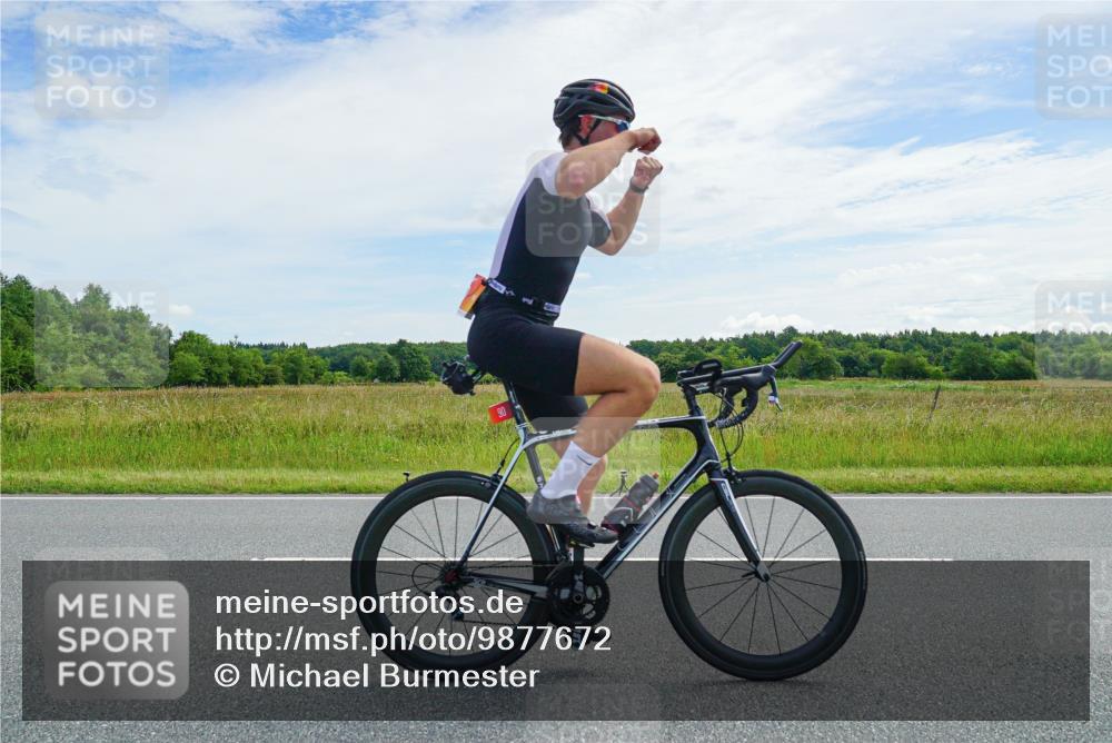 21.06.2026 - Viking Triathlon Michael Burmester http://msf.ph/oto/9877672 21.06.2026 12:07:47 Radfahren 90, 97, 211, 226, 245, 269, 335, 422, 562, 621, 622 meine-sportfotos.de