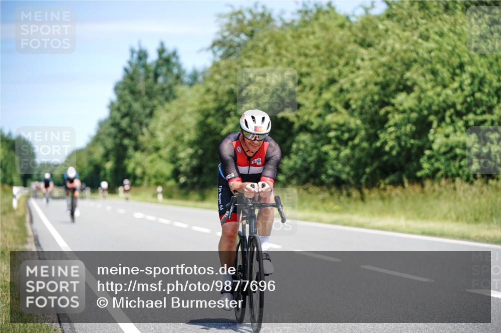 21.06.2026 - Viking Triathlon Michael Burmester http://msf.ph/oto/9877696 21.06.2026 13:03:52 Radfahren 40, 61, 117, 209, 498, 566, 609 meine-sportfotos.de