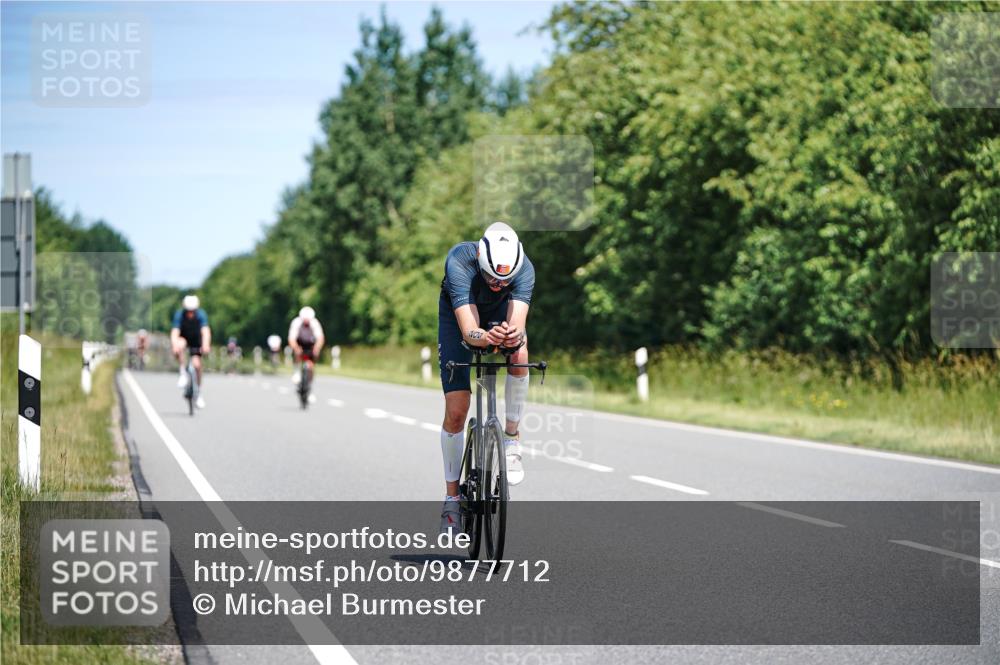 21.06.2026 - Viking Triathlon Michael Burmester http://msf.ph/oto/9877712 21.06.2026 13:03:55 Radfahren 40, 61, 209, 498, 566, 609 meine-sportfotos.de