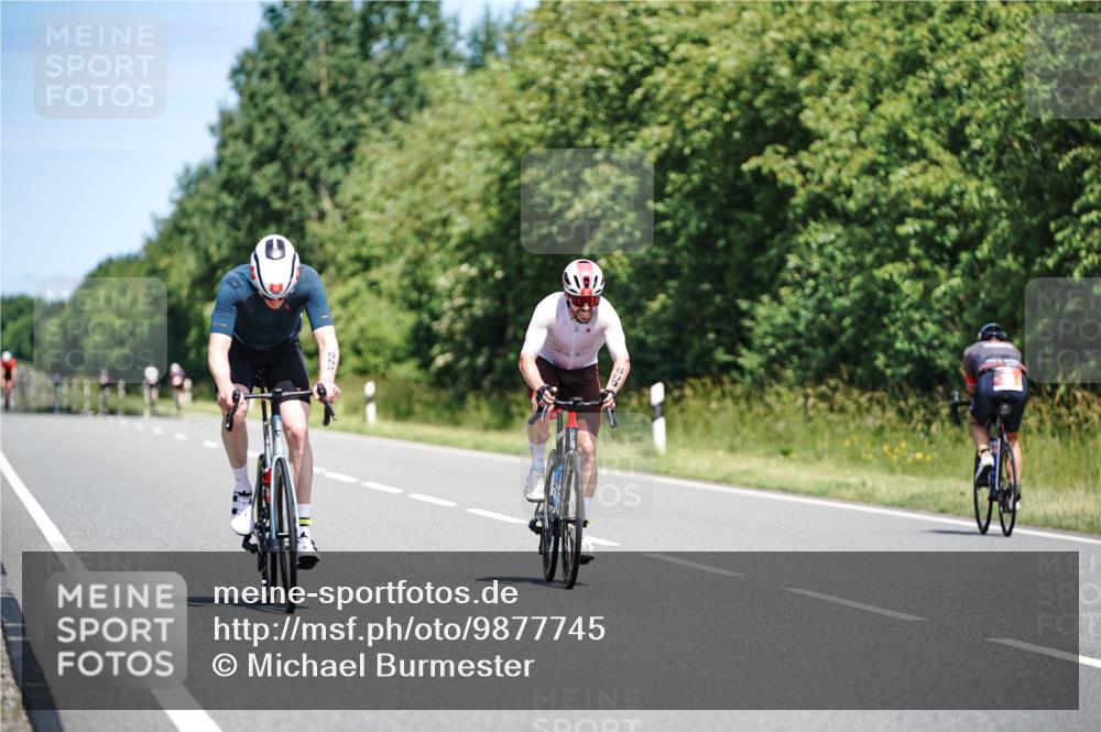21.06.2026 - Viking Triathlon Michael Burmester http://msf.ph/oto/9877745 21.06.2026 13:03:59 Radfahren 61, 209, 498, 550, 609 meine-sportfotos.de