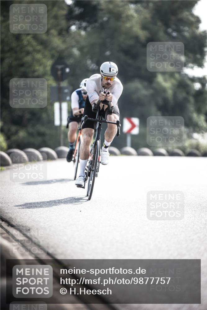 21.06.2026 - 29. Vierlanden-Triathlon H.Heesch http://msf.ph/oto/9877757 21.06.2026 09:04:50 Radfahren 70, 81, 98 meine-sportfotos.de