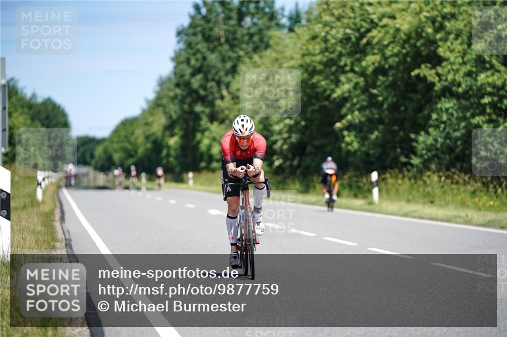 21.06.2026 - Viking Triathlon Michael Burmester http://msf.ph/oto/9877759 21.06.2026 13:04:14 Radfahren 61, 498, 550, 624 meine-sportfotos.de