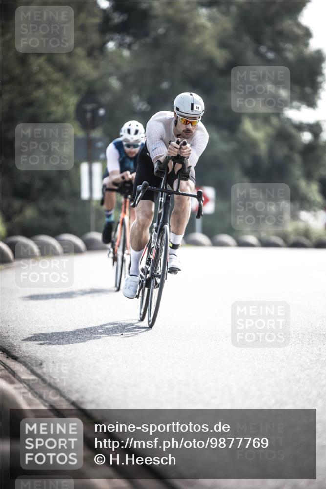 21.06.2026 - 29. Vierlanden-Triathlon H.Heesch http://msf.ph/oto/9877769 21.06.2026 09:04:50 Radfahren 70, 81, 98 meine-sportfotos.de