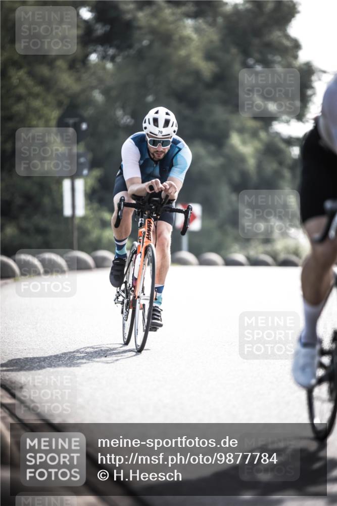 21.06.2026 - 29. Vierlanden-Triathlon H.Heesch http://msf.ph/oto/9877784 21.06.2026 09:04:50 Radfahren 70, 81, 98 meine-sportfotos.de