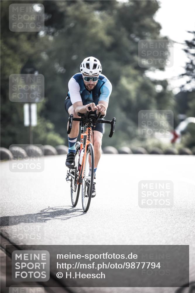 21.06.2026 - 29. Vierlanden-Triathlon H.Heesch http://msf.ph/oto/9877794 21.06.2026 09:04:51 Radfahren 70, 81, 98 meine-sportfotos.de
