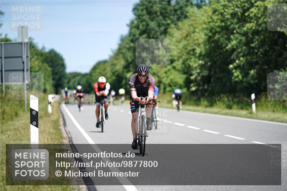 21.06.2026 - Viking Triathlon Michael Burmester http://msf.ph/oto/9877800 21.06.2026 13:04:40 Radfahren 217, 229, 300 meine-sportfotos.de
