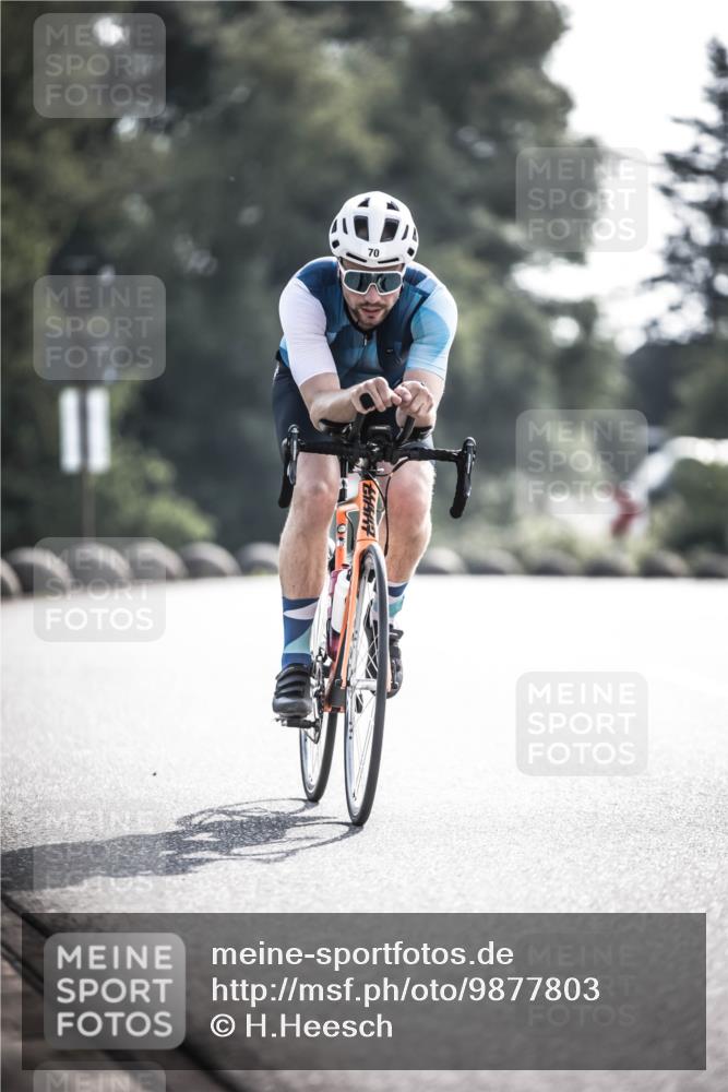 21.06.2026 - 29. Vierlanden-Triathlon H.Heesch http://msf.ph/oto/9877803 21.06.2026 09:04:51 Radfahren 70, 81, 98 meine-sportfotos.de
