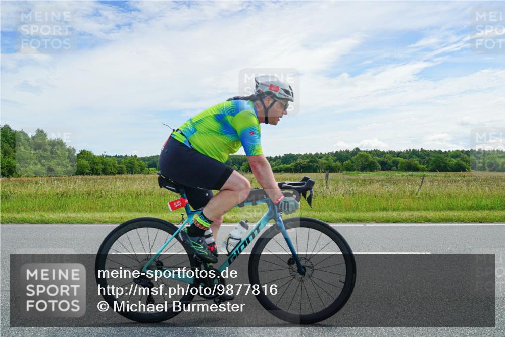 21.06.2026 - Viking Triathlon Michael Burmester http://msf.ph/oto/9877816 21.06.2026 12:10:42 Radfahren 99, 106, 113, 199, 203, 244, 283, 307, 337, 483, 610, 640 meine-sportfotos.de