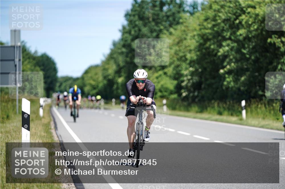 21.06.2026 - Viking Triathlon Michael Burmester http://msf.ph/oto/9877845 21.06.2026 13:04:48 Radfahren 217, 229, 300, 496 meine-sportfotos.de