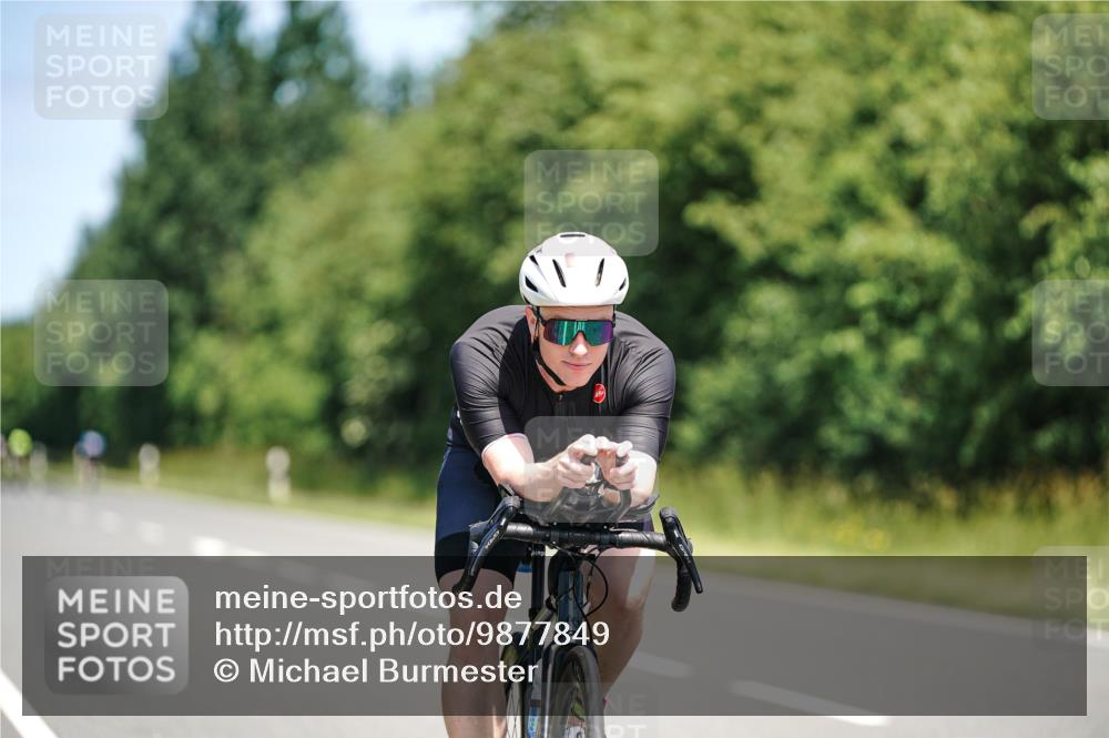 21.06.2026 - Viking Triathlon Michael Burmester http://msf.ph/oto/9877849 21.06.2026 13:04:49 Radfahren 217, 229, 300, 496 meine-sportfotos.de