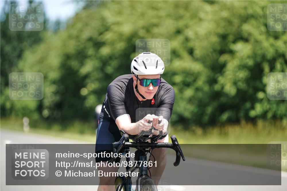 21.06.2026 - Viking Triathlon Michael Burmester http://msf.ph/oto/9877861 21.06.2026 13:04:50 Radfahren 217, 229, 300, 496 meine-sportfotos.de