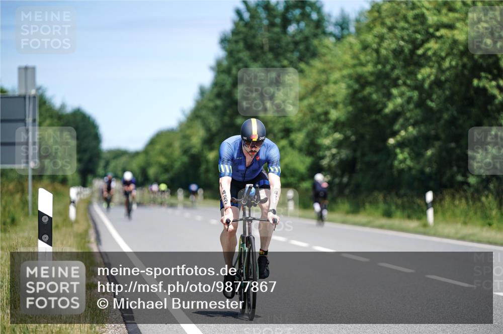21.06.2026 - Viking Triathlon Michael Burmester http://msf.ph/oto/9877867 21.06.2026 13:04:53 Radfahren 92, 217, 229, 300, 496 meine-sportfotos.de