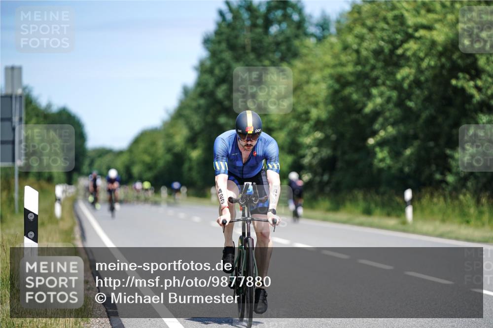 21.06.2026 - Viking Triathlon Michael Burmester http://msf.ph/oto/9877880 21.06.2026 13:04:53 Radfahren 92, 217, 229, 300, 496 meine-sportfotos.de