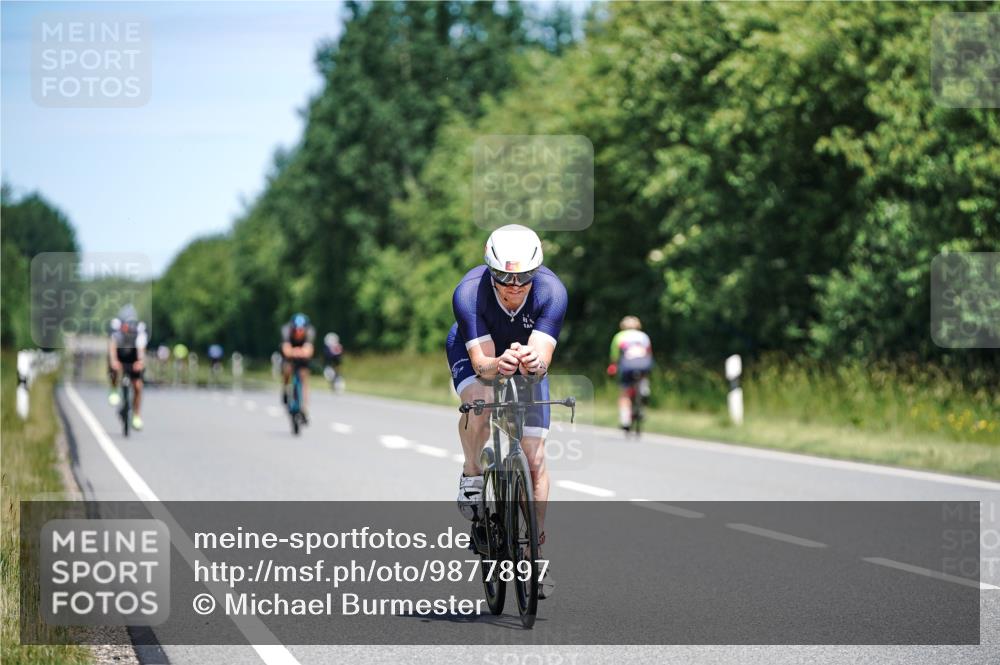 21.06.2026 - Viking Triathlon Michael Burmester http://msf.ph/oto/9877897 21.06.2026 13:05:00 Radfahren 92, 217, 496, 631 meine-sportfotos.de