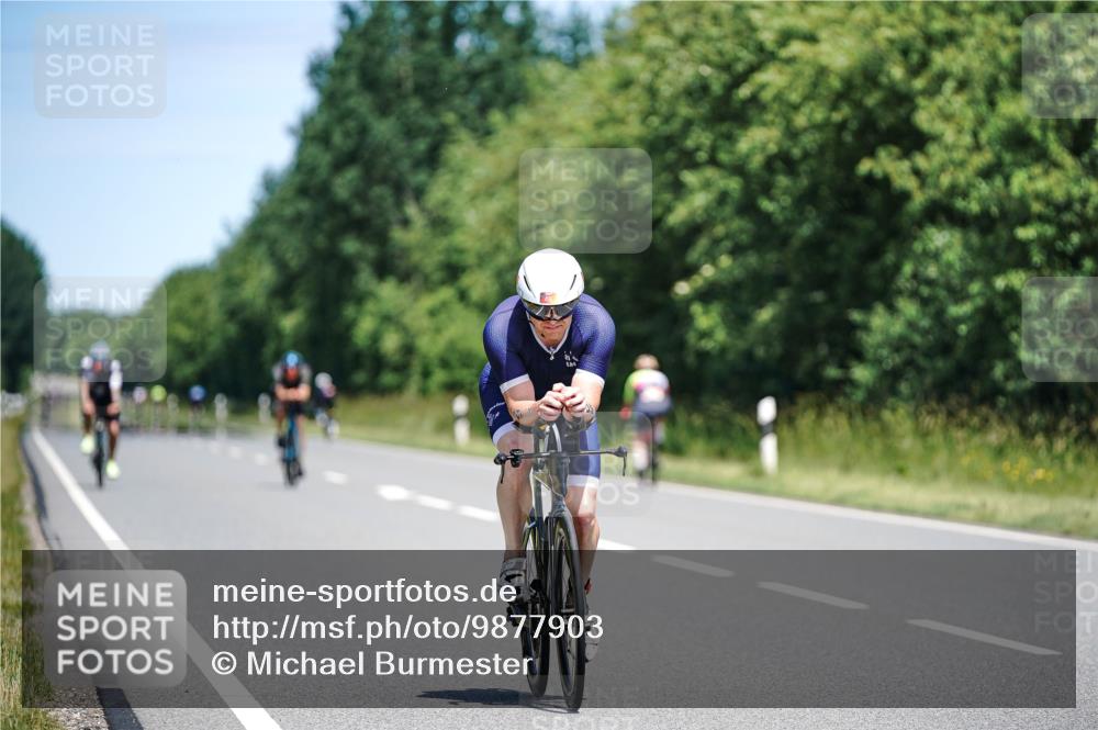 21.06.2026 - Viking Triathlon Michael Burmester http://msf.ph/oto/9877903 21.06.2026 13:05:00 Radfahren 92, 217, 496, 631 meine-sportfotos.de