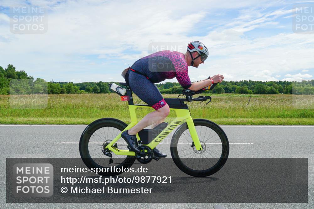 21.06.2026 - Viking Triathlon Michael Burmester http://msf.ph/oto/9877921 21.06.2026 12:11:38 Radfahren 40, 77, 141, 220, 272, 413, 413, 498, 567, 649 meine-sportfotos.de