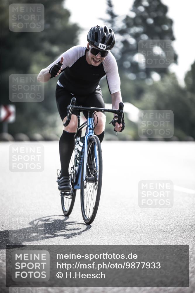 21.06.2026 - 29. Vierlanden-Triathlon H.Heesch http://msf.ph/oto/9877933 21.06.2026 09:05:48 Radfahren 176, 216 meine-sportfotos.de